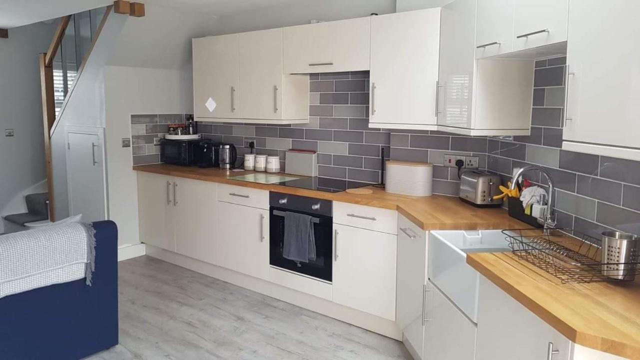 Outstanding Modern 1-Bed House In Chippenham Chippenham (Wiltshire) Exterior foto